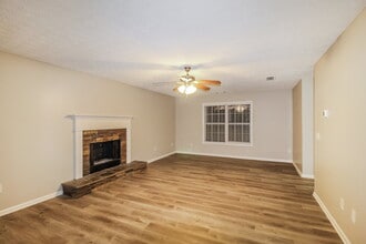 29 Windcrest Dr in Covington, GA - Foto de edificio - Building Photo