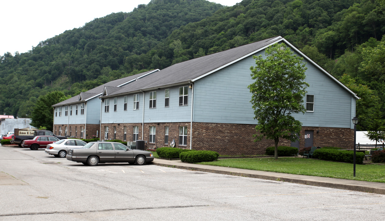 Amos E. Landrum Apartments in Montgomery, WV - Building Photo