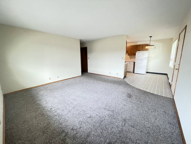 530 Burnett Ave N, Unit 4