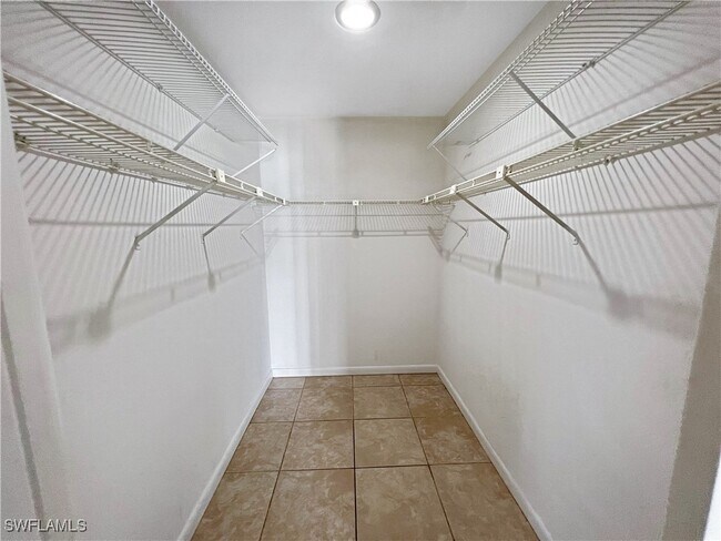 property at 2831 SE 19th Pl