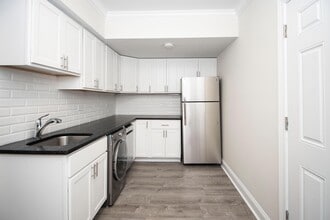312 Lee St, Unit 320-GDN in Evanston, IL - Building Photo - Building Photo