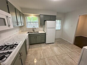 1771 Mariposa Dr in Dallas, TX - Building Photo - Building Photo