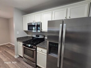8095 Lacy Dr in Manassas, VA - Building Photo - Building Photo