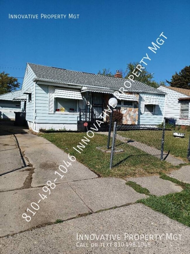 2002 Santa Barbara Dr in Flint, MI - Building Photo - Building Photo