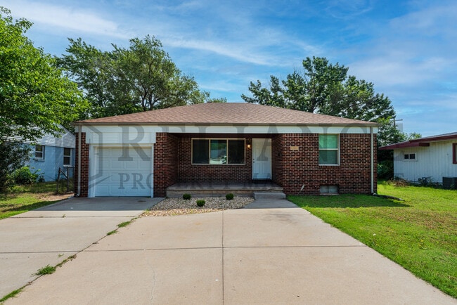 property at 1008 N Edgemoor St