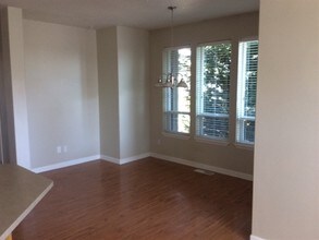 979 Burley Hill Dr NW in Salem, OR - Foto de edificio - Building Photo