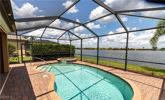 2769 Via Piazza Loop in Ft. Myers, FL - Building Photo - Building Photo