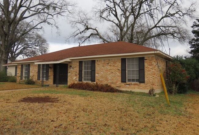 3800 Brookwood Dr in Tyler, TX - Building Photo - Building Photo
