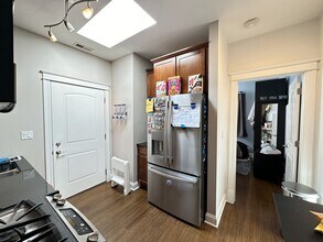 2702 W Cortland St, Unit J07W in Chicago, IL - Building Photo - Building Photo
