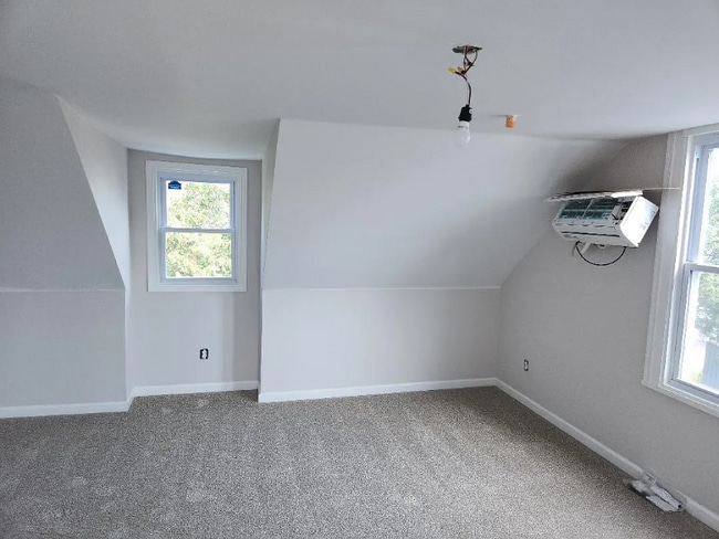 6 W 6th St in Marcus Hook, PA - Foto de edificio - Building Photo