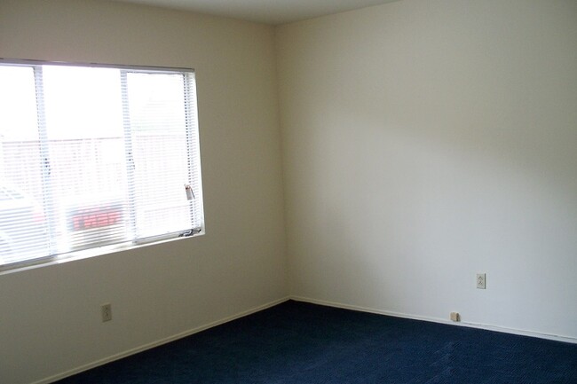 351 Hermosa Ave, Unit c in Long Beach, CA - Foto de edificio - Building Photo