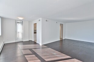 Avenue Road-484 in Toronto, ON - Building Photo