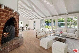 449 N Bonhill Rd in Los Angeles, CA - Building Photo - Building Photo