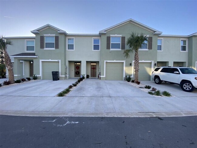 261 Royal Spoonbill Drive in Ruskin, FL - Building Photo - Building Photo