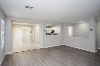 186 Carlsbad Caverns St in Henderson, NV - Building Photo - Building Photo