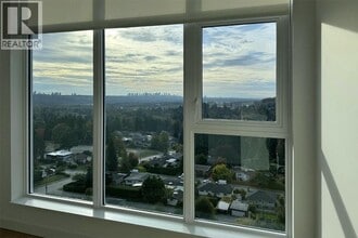 720 Farrow St in Coquitlam, BC - Building Photo - Building Photo