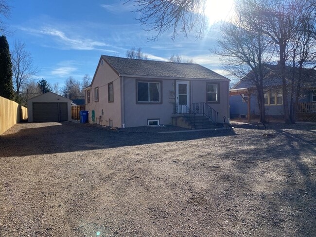 property at 1127 W Mulberry St