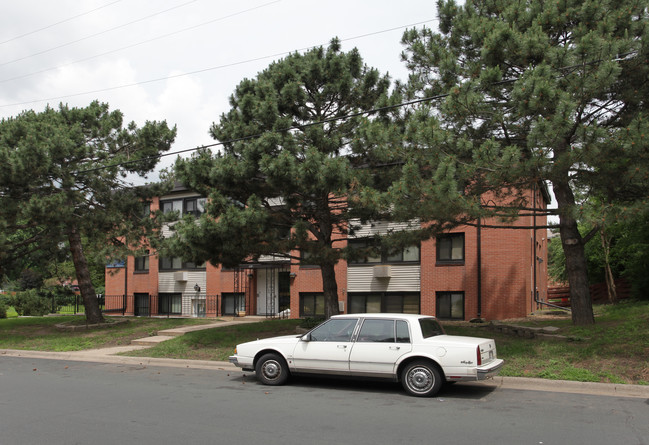 6345 Pleasant Ave S in Minneapolis, MN - Foto de edificio - Building Photo