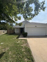 601 Cedarbrook Ct in Decatur, AR - Building Photo