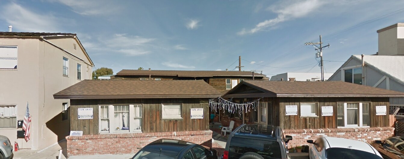 802-812 El Carmel Pl in San Diego, CA - Building Photo