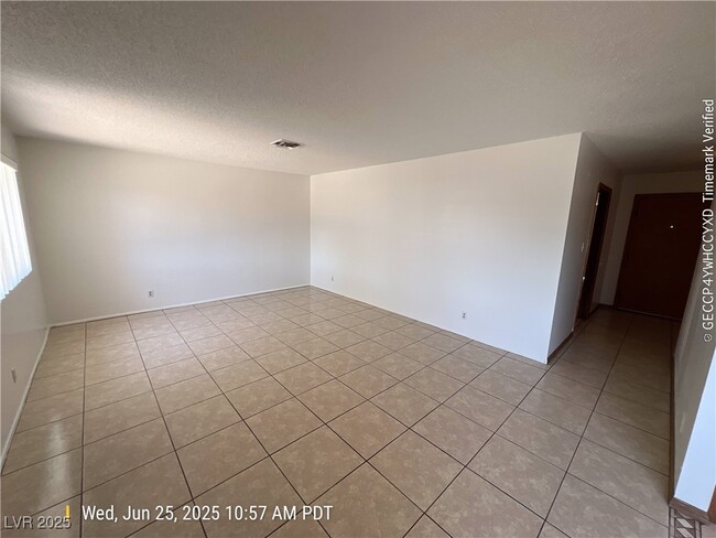 5309 Longridge Ave in Las Vegas, NV - Building Photo - Building Photo