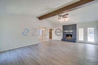 8730 Grenadier Dr in Dallas, TX - Building Photo - Building Photo