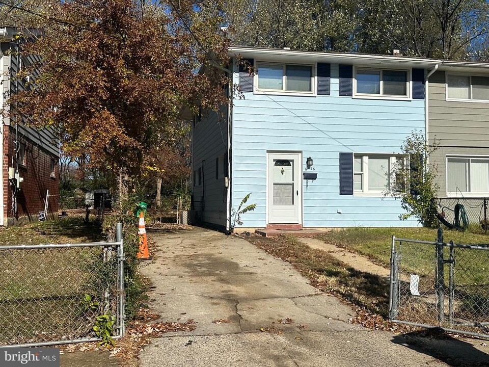 6836 Forest Terrace in Hyattsville, MD - Building Photo