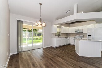 349 SW 28th Pl in Cape Coral, FL - Building Photo - Building Photo