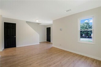 551 Valley Hill Rd SE in Riverdale, GA - Foto de edificio - Building Photo