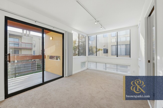 916 Beach Park Blvd in Foster City, CA - Building Photo - Building Photo