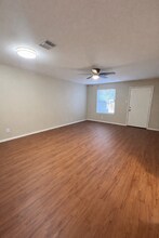 534 Dukeway Dr in Universal City, TX - Building Photo - Building Photo