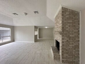 11807 S Youngwood Ln in Houston, TX - Building Photo - Building Photo