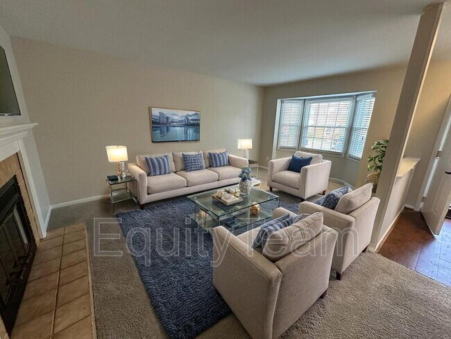 9133 Dominion Cir in Cincinnati, OH - Building Photo - Building Photo