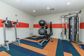 Orbit in Austin, TX - Foto de edificio - Building Photo