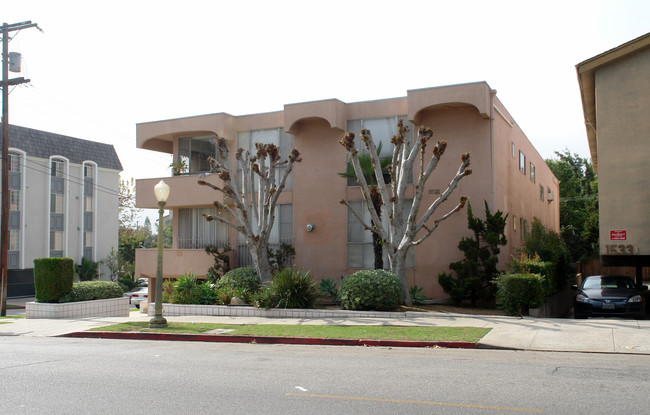 10751 Holman Ave in Los Angeles, CA - Building Photo - Building Photo