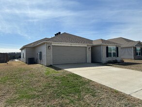 26 Sun Drenched Trl in Conway, AR - Building Photo - Building Photo