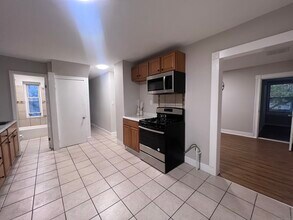 82 Ivy St in New Haven, CT - Building Photo - Building Photo