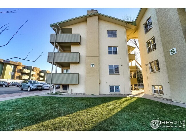3035 Oneal Pkwy, Unit T37 in Boulder, CO - Building Photo - Building Photo