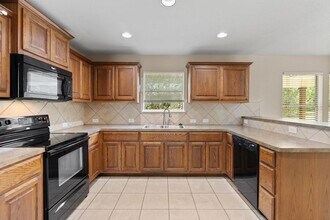 113 Gregory Cove in Burnet, TX - Building Photo - Building Photo