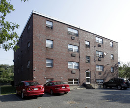 100 Quarry St in Quincy, MA - Foto de edificio - Building Photo