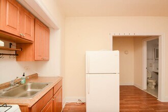 3335 W Diversey Ave in Chicago, IL - Building Photo - Building Photo