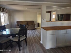 757 W Outer Dr in Oak Ridge, TN - Foto de edificio - Building Photo