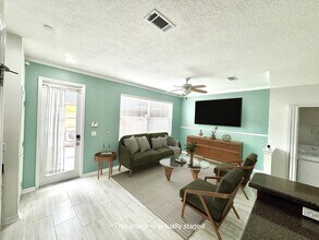 9635 Fenrose Terrace in Orlando, FL - Building Photo - Building Photo