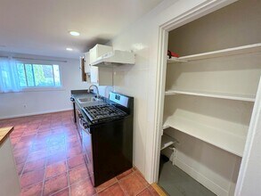 92 Pleasant St, Unit 3 in Cambridge, MA - Building Photo - Building Photo