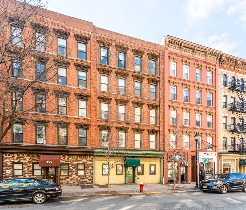 157 14th St in Hoboken, NJ - Building Photo