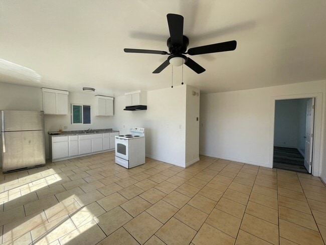 9506 Ramona St in Bellflower, CA - Building Photo - Building Photo