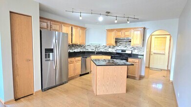 3261 Cool Springs Ct in Naperville, IL - Building Photo - Building Photo