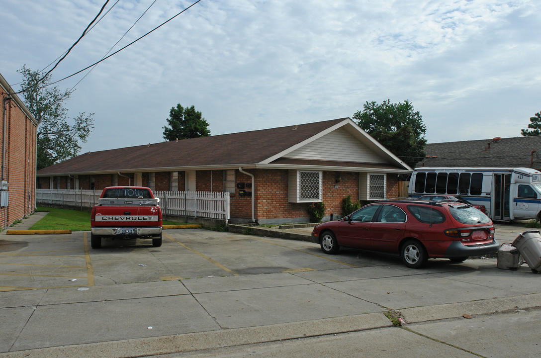 5027 Yale St in Metairie, LA - Building Photo