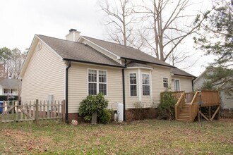 1024 S Philwood Ct in Fuquay Varina, NC - Building Photo - Building Photo