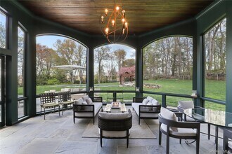 10 Upland Rd N in Bedford, NY - Building Photo - Building Photo